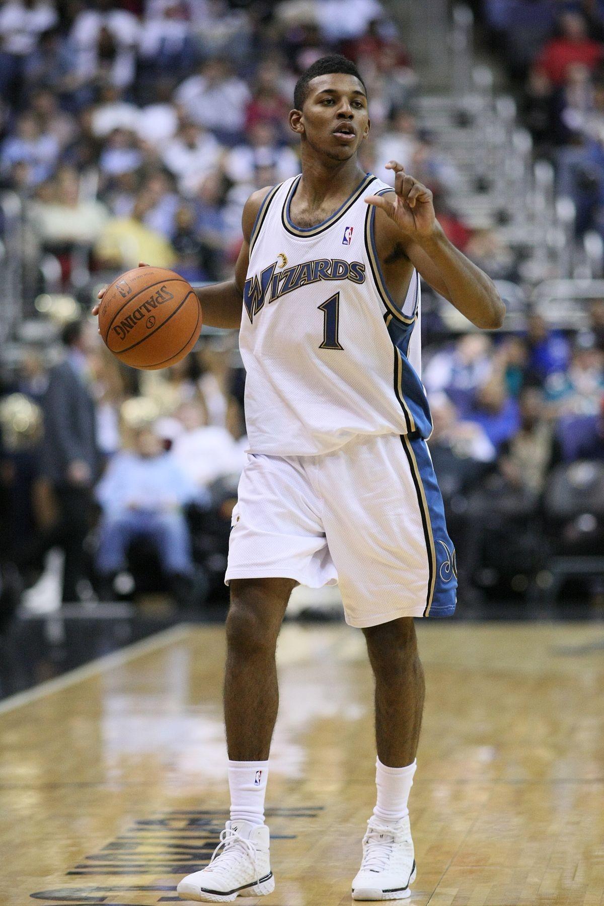 太阳报：加布里埃尔卷入业余球场冲突，与犯规球员当面对峙（太阳报：加布里埃尔涉业余赛场冲突，与犯规者正面交锋）