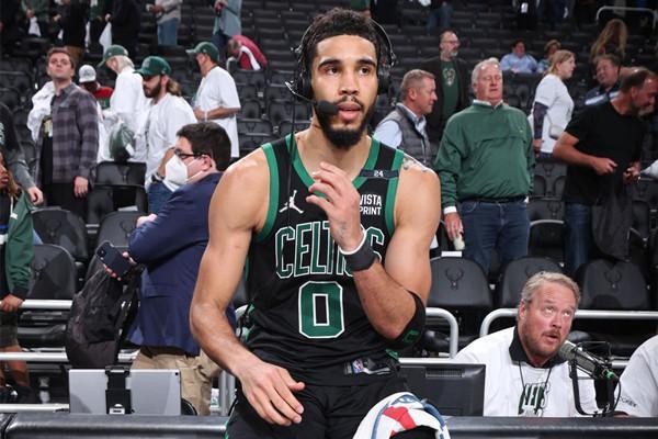 落下风，巴萨9次客场对阵比利时球队输5场（巴萨客战比利时队战绩不佳：9战5负）