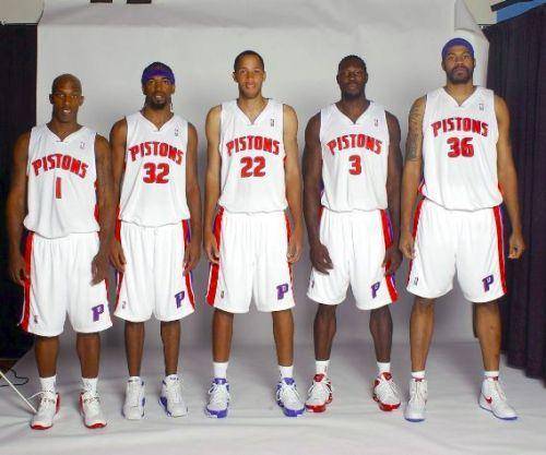 出战4场完成3场零封+两度扑点，迈尼昂当选米兰11月最佳球员（4战3零封两扑点，迈尼昂荣膺米兰11月最佳）