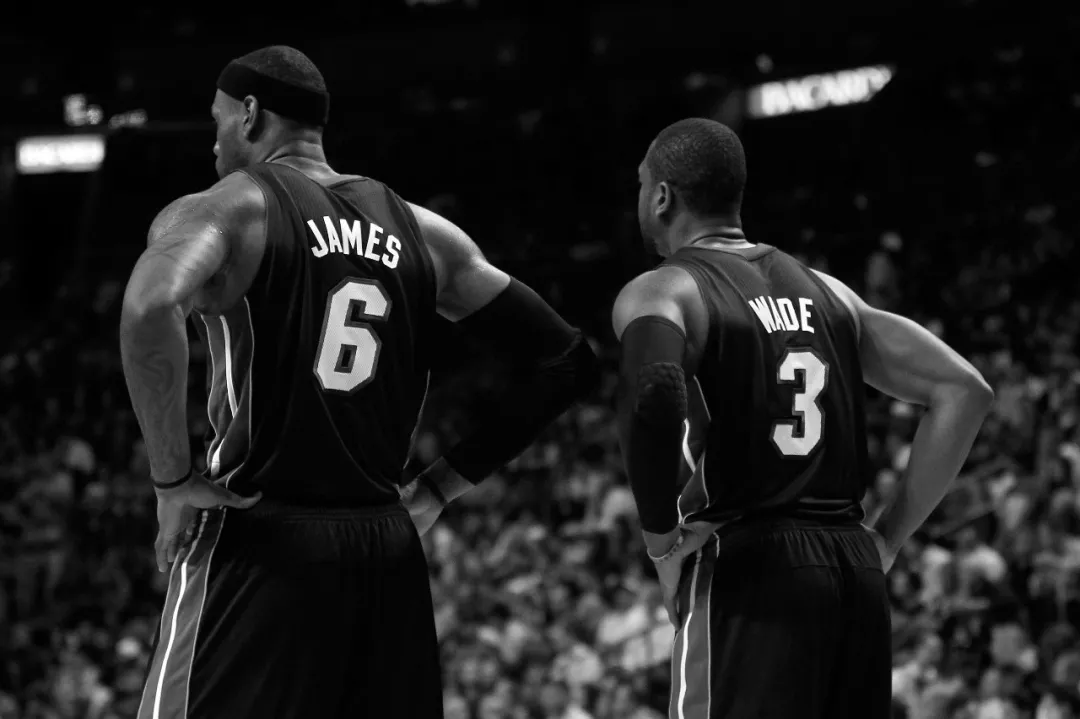 底蕴！单探花绿军本季场均16记三分联盟第一 进攻效率122联盟第二（探花领衔的绿军场均命中16记三分居联盟第一，进攻效率122位列第二）