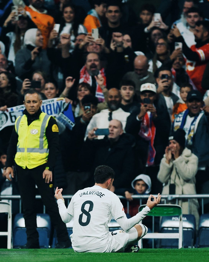 拉波尔塔：想等诺坎普竣工再致敬梅西，那天诺坎普会座无虚席（拉波尔塔：诺坎普完工后再向梅西致敬，届时球场必将爆满）