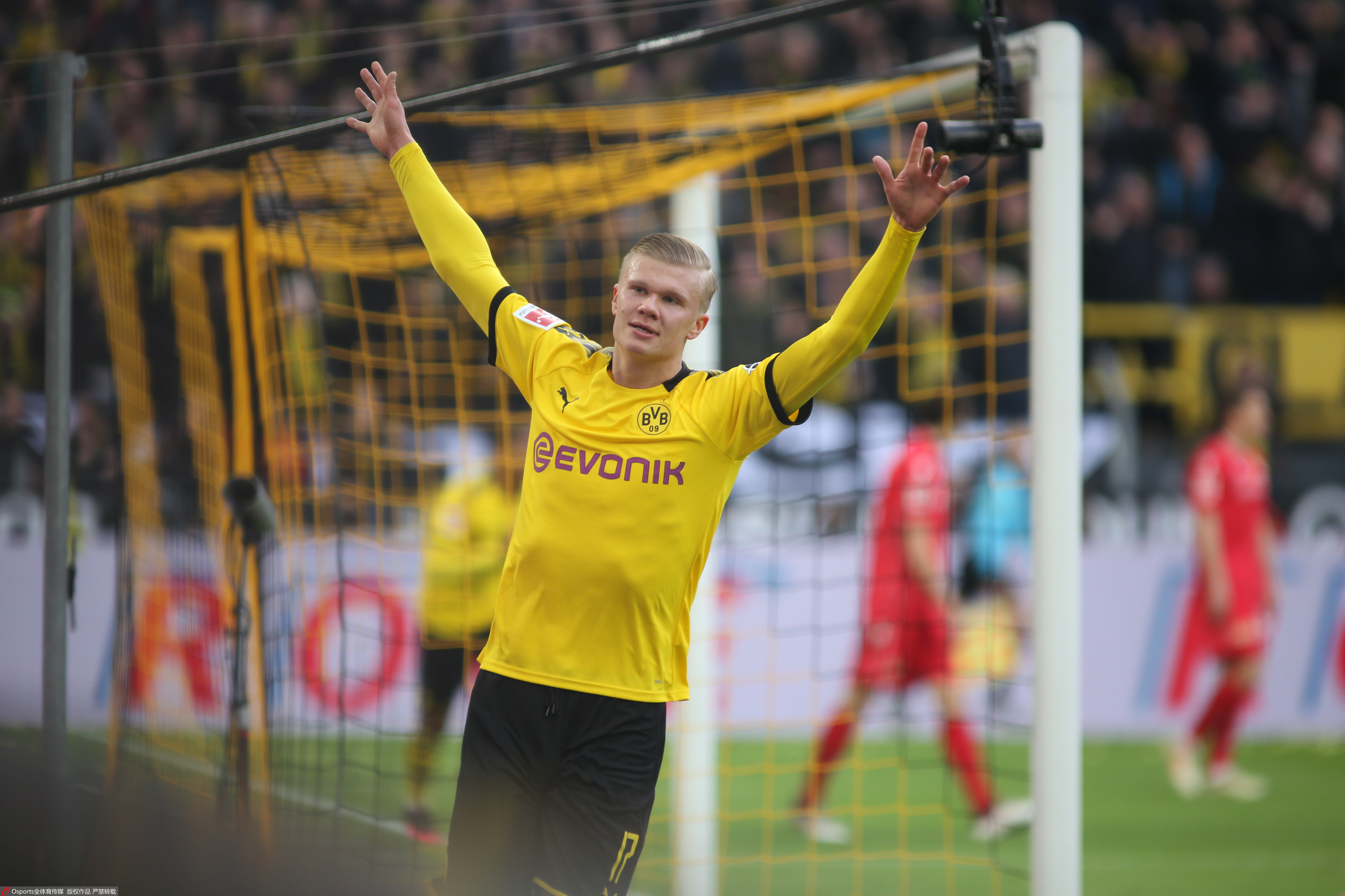 卡鲁索与米切尔的防守策略分析（卡鲁索与米切尔防守战术解读）