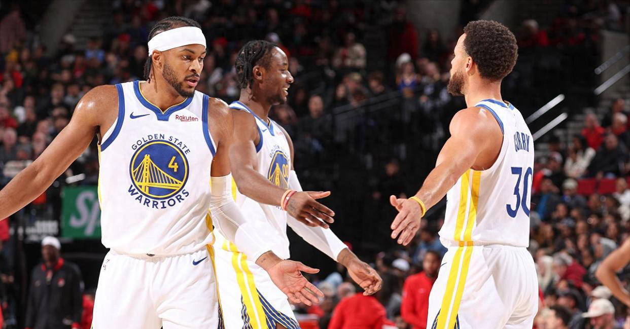 KD22+5末节却遭DNP！休媒开始质疑斯通交易选择 美球迷狂喷乌度卡（KD22+5末节仍被摁板凳！休媒质疑斯通交易决策，美球迷怒斥乌度卡）