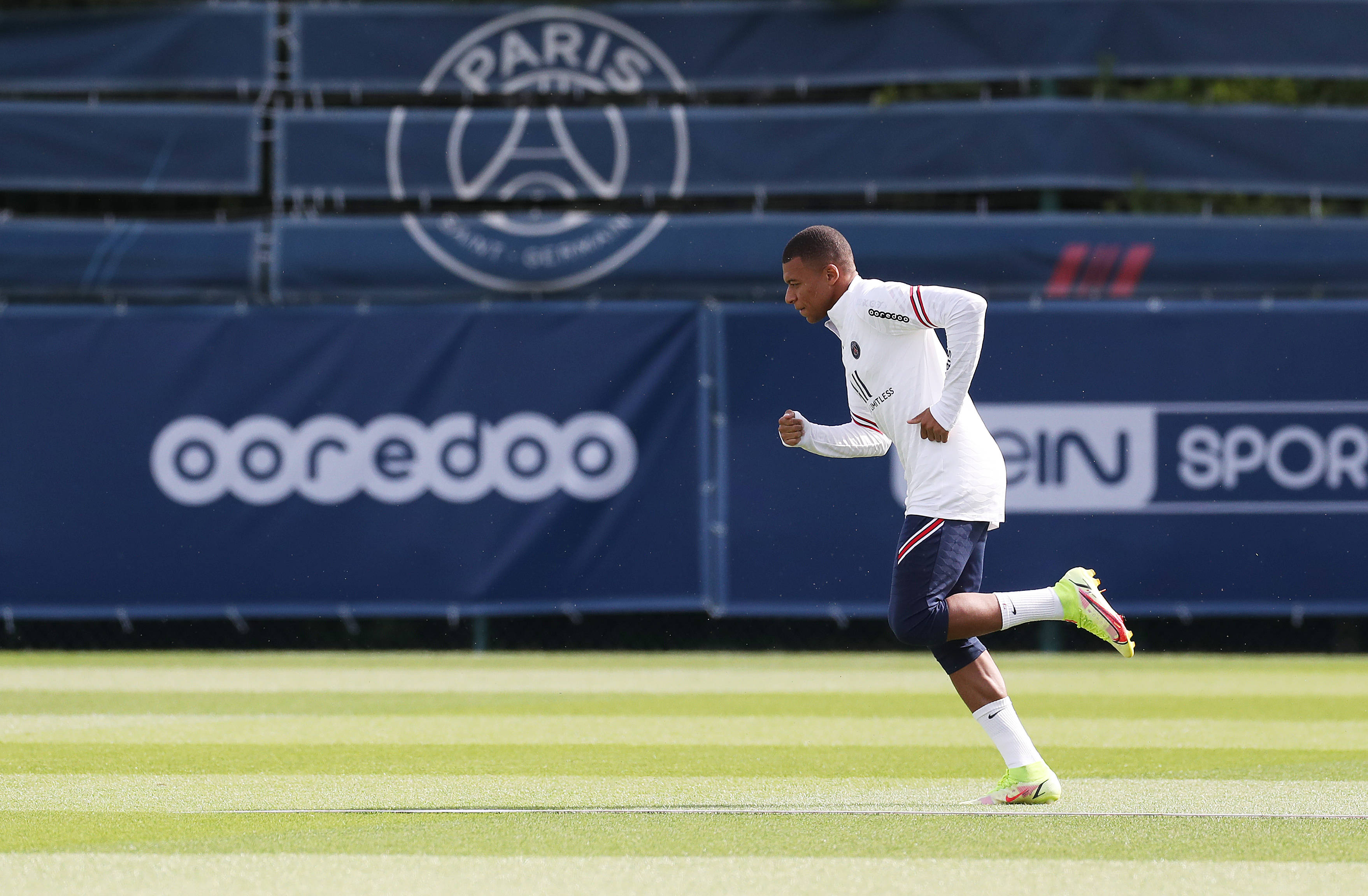 廷贝尔：凯恩是世界最佳之一，阻止他会是个很好的挑战（廷贝尔：凯恩是世界顶级球员，防住他将是一项极具挑战的任务）