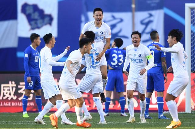 哈珀：对被马刺选中再次感到高兴 期待和雷霆的比赛中发挥实力（哈珀：再度获马刺青睐倍感欣喜，盼在与雷霆交锋中展现实力）