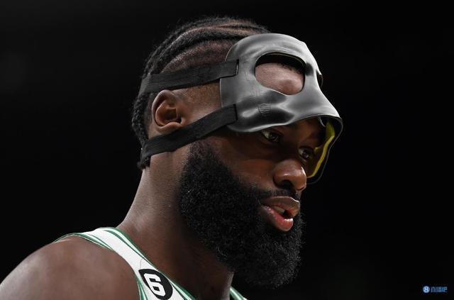 欧冠梅开二度后染红，迪亚斯是继格列兹曼之后第二人（欧冠先梅开二度后又吃红牌，迪亚斯继格列兹曼后成第二人）