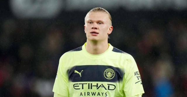 浓眉解析赢球关键：下半场复苏靠耐心，内线进攻是球队根基（浓眉剖析取胜关键：耐心助下半场回暖，内线进攻夯实球队根基）