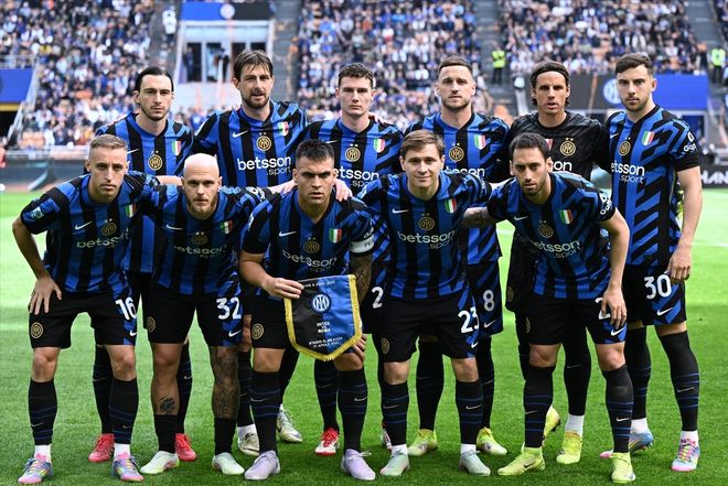 西海岸祝福邵佳一：俱乐部主教练荣升国足主帅，这是我们的荣幸（西海岸送祝贺：邵佳一由俱乐部主帅升任国足主帅，我们深感荣幸）