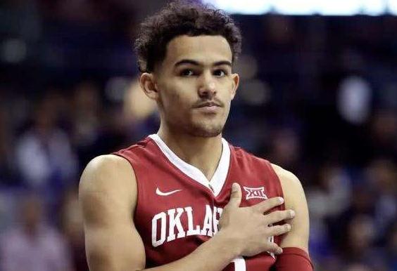 两人传接球，第三人要动 国际米兰这场比赛中有大量的“第三人动” 战术视角（战术视角：国际米兰此役大量运用两人传递引出的第三人跑动）