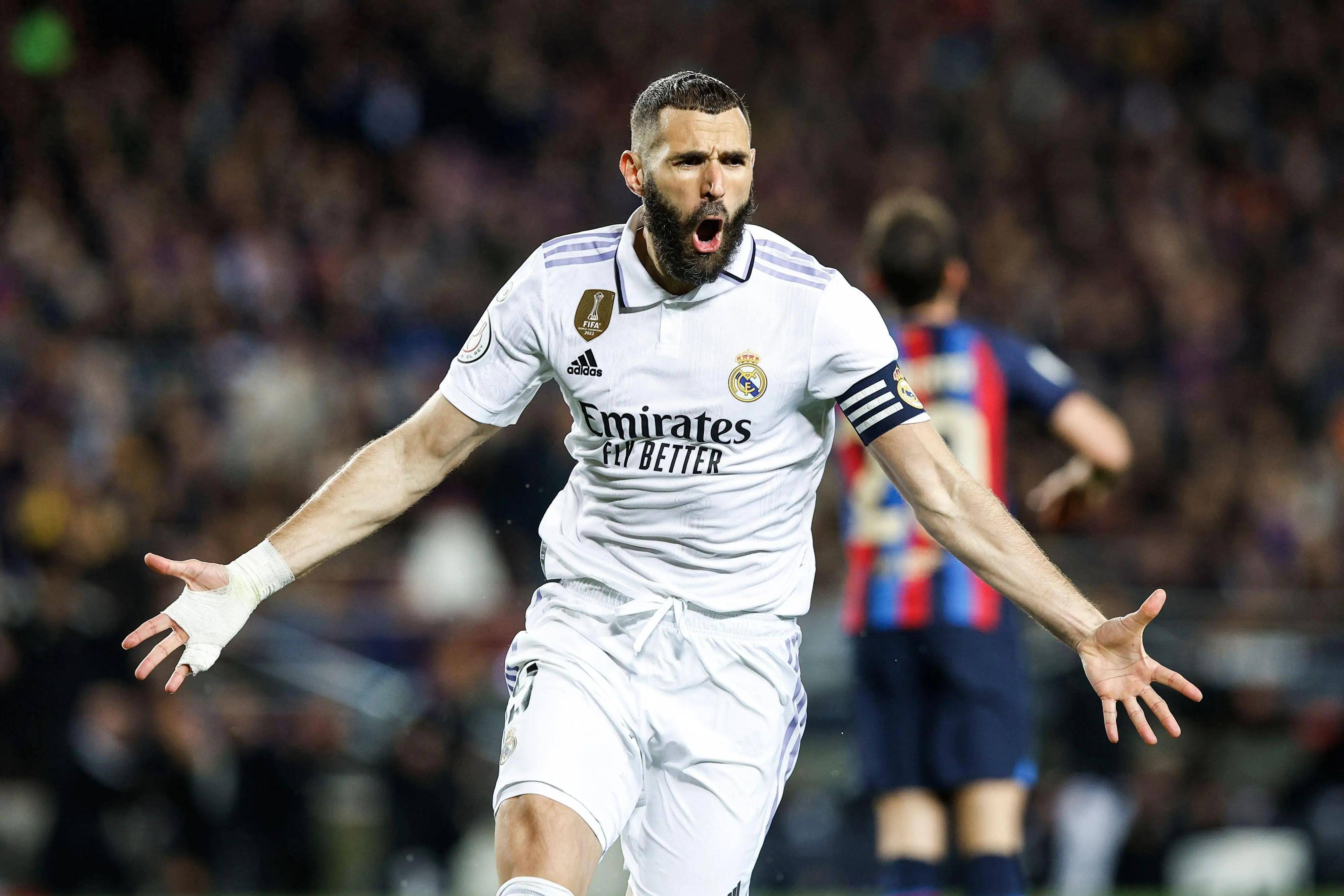 上半场奇兵！焦海龙半场7中6得到15分4篮板（半场高效爆发！焦海龙7投6中砍下15分4篮板）