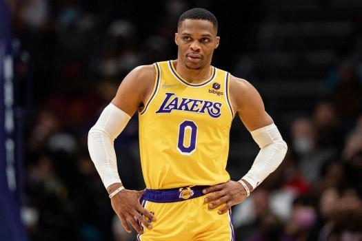 官方：瓦诺利就任佛罗伦萨主帅，合同至明年6月+1年续约选项（佛罗伦萨官宣瓦诺利出任主教练：合同至明年6月，含1年续约选项）