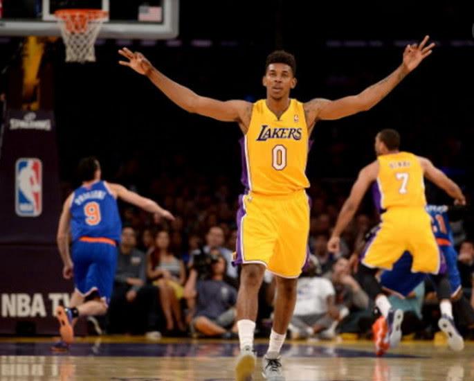 泰伦·卢：我和弗兰克一直保持紧密合作，在引援上我们有共识（泰伦·卢：与弗兰克保持密切配合，引援思路一致）