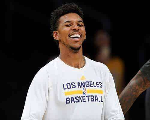 罗马诺：曼城在关注费耶诺德右后卫里德，拜仁也对他有意（罗马诺：费耶诺德右后卫里德获曼城考察，拜仁同样关注）