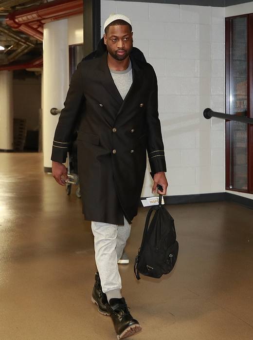 灰熊迎战奇才，惠特摩尔与沃特金斯因伤缺席（灰熊对决奇才，惠特摩尔与沃特金斯因伤缺阵）