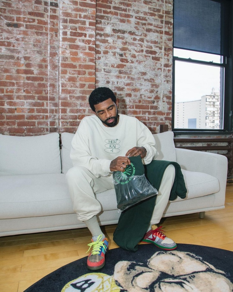 热议海港输球：古斯塔沃停赛影响大；亚冠已是舆论负担（海港失利成焦点：古斯塔沃停赛影响显著，亚冠成舆论包袱）