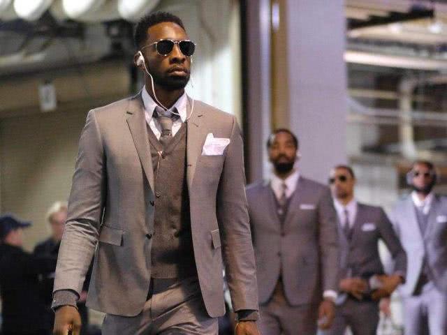 东契奇展现超凡实力，断层成为第一（东契奇统治级发挥，一骑绝尘登顶第一）